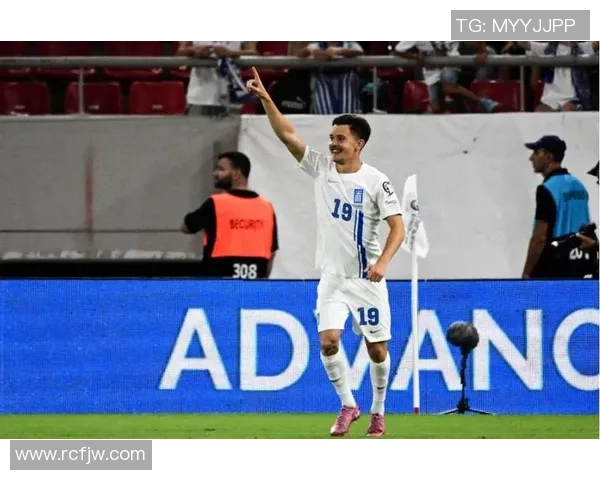 重生为足球明星的我如何逆转人生与荣耀之路